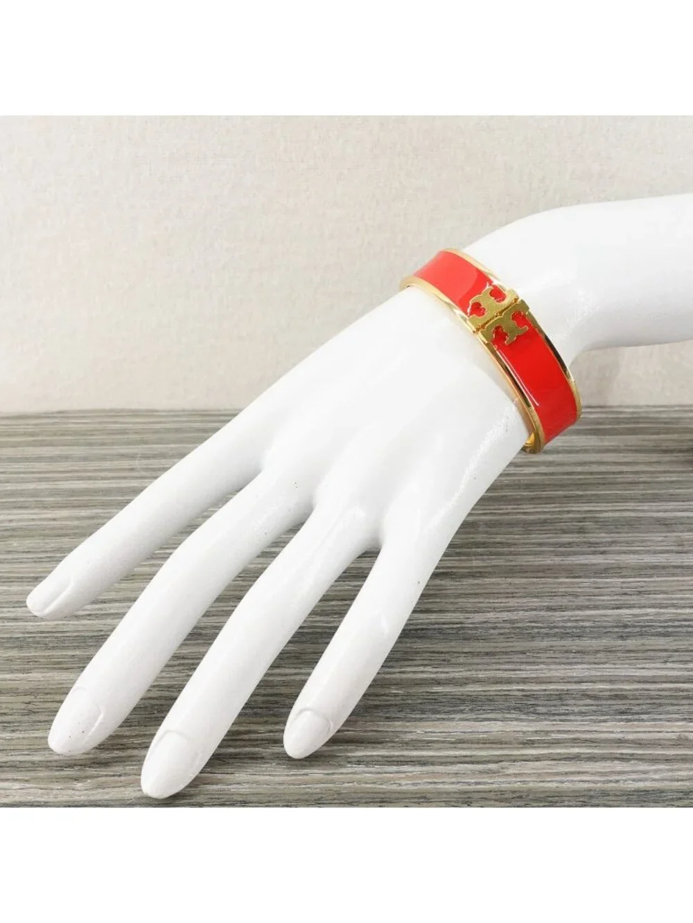 Tory Burch Enameled Kira Logo Hinged Bracelet Gold/ Red OS